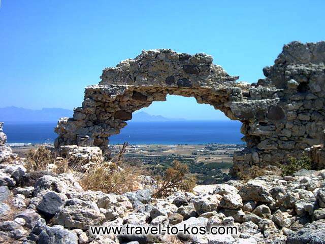 The sea side settlement of Antimachia is Mastichari.You can see the beautifyl see from the fortress.   